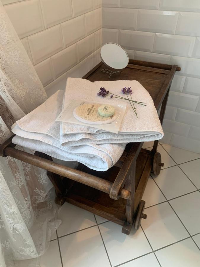 La Tour D'Heloise - 10' De Bruxelles Bed & Breakfast ลาอุลป์ ภายนอก รูปภาพ