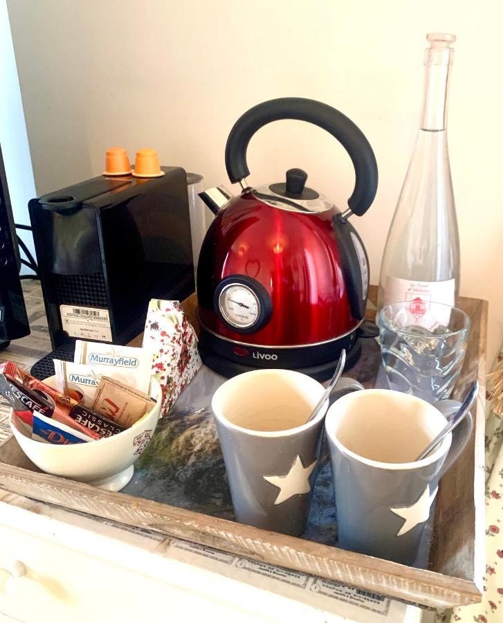 La Tour D'Heloise - 10' De Bruxelles Bed & Breakfast ลาอุลป์ ภายนอก รูปภาพ